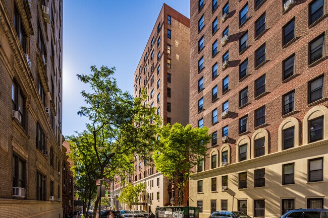 250 W 103rd St in New York, NY - Foto de edificio - Building Photo