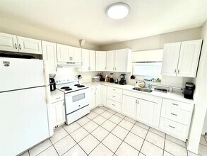 3880 Woodside Dr in Coral Springs, FL - Building Photo - Building Photo