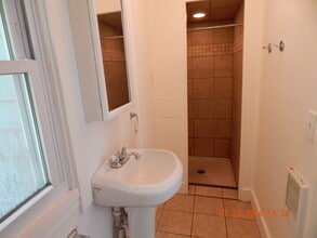 719 Johnson Ave, Unit Lower Unit in Lansing, MI - Building Photo - Building Photo