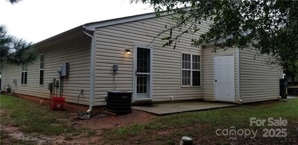 5473 Harris Cove Dr in Charlotte, NC - Building Photo - Building Photo