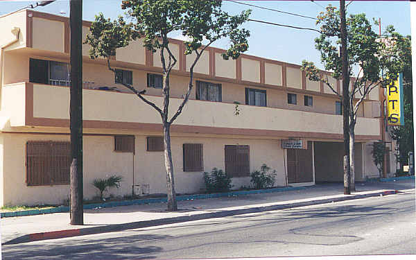 Eagle Apartments in Bell, CA - Building Photo - Building Photo