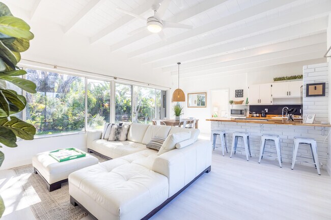 property at 3117 Fernwood Dr