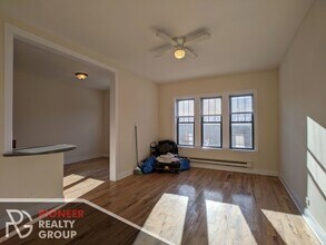 630 W Cornelia Ave in Chicago, IL - Building Photo - Building Photo