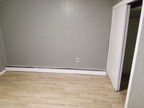 1115 St Lawrence Ave, Unit Basement in Bronx, NY - Building Photo - Building Photo