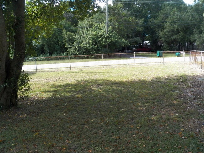 1301 Sandy Ln in Clearwater, FL - Building Photo - Building Photo