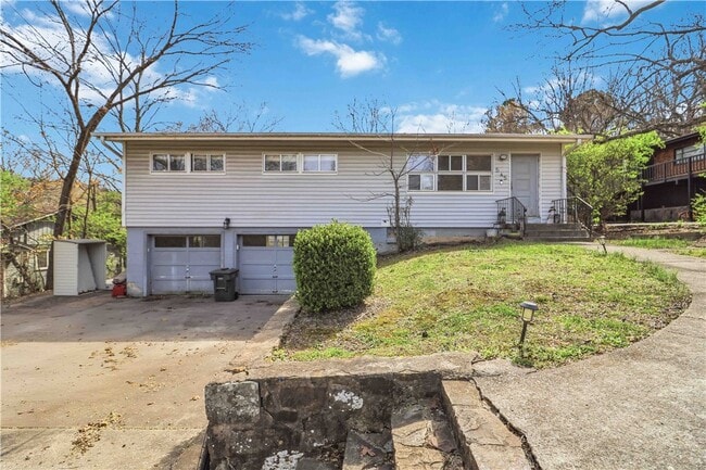 545 E North St in Fayetteville, AR - Building Photo - Building Photo