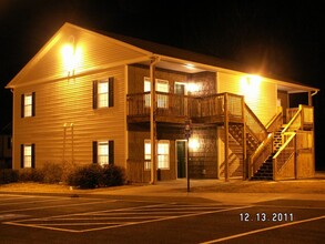 7206 Courtyard Dr in Dawsonville, GA - Foto de edificio - Building Photo