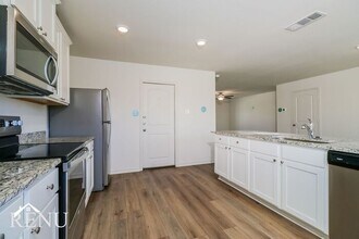 220 Cres Park Dr in Jarrell, TX - Building Photo - Building Photo