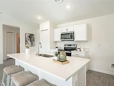 3002 NW 11th Terrace in Cape Coral, FL - Building Photo - Building Photo