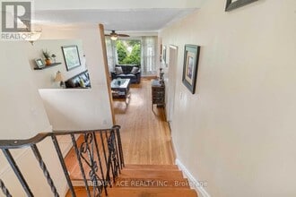 27 Oakridge Dr in Toronto, ON - Building Photo - Building Photo