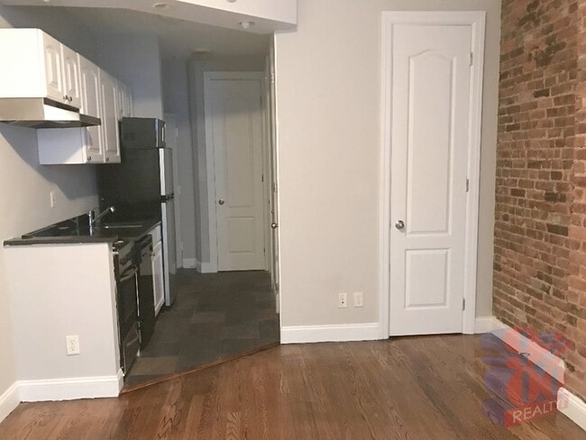 53 Leroy St, Unit 2D in New York, NY - Building Photo - Building Photo