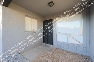 9029 W Elm St, Unit 8 in Phoenix, AZ - Building Photo - Building Photo