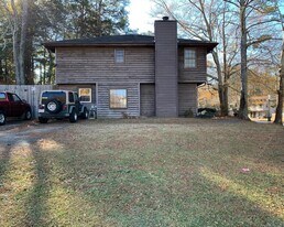 1443 Forest Villa Dr NW