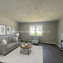 7 Gilchrest St, Unit 5 in Thomaston, ME - Building Photo - Building Photo