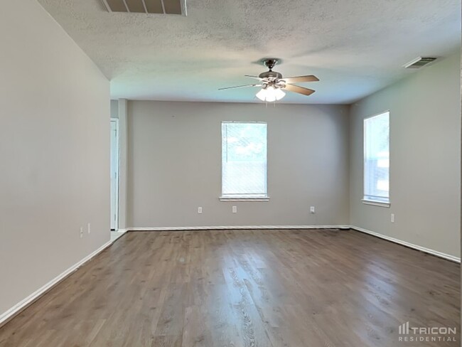33107 Cottonwood Bend in Magnolia, TX - Building Photo - Building Photo