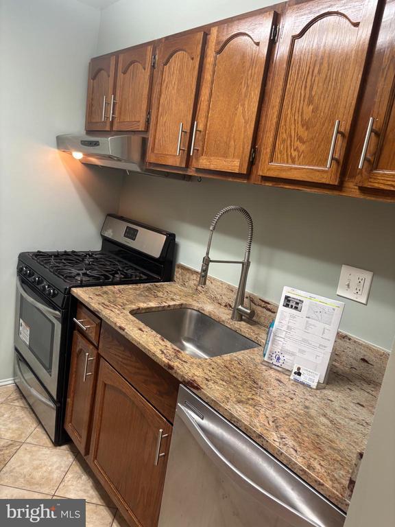 property at 5807 Cove Landing Rd