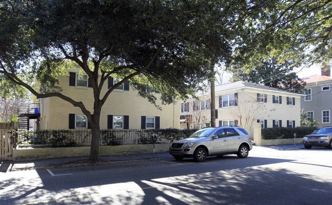 117-119 Wentworth St in Charleston, SC - Foto de edificio - Building Photo