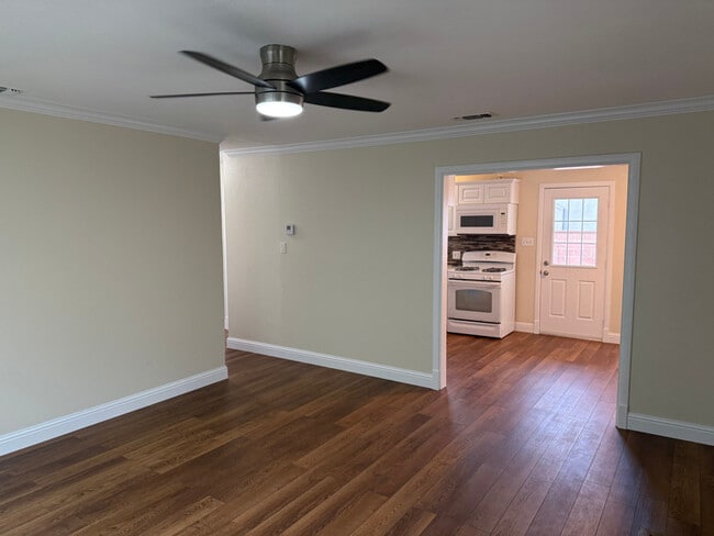 6015 8th Ave in Sacramento, CA - Building Photo - Building Photo