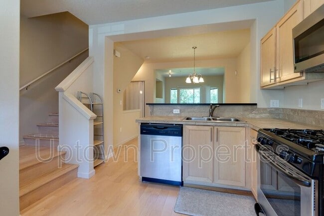300 NW 116th Ave