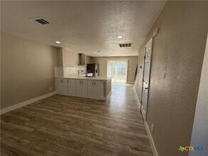 625 Alabama St in San Marcos, TX - Building Photo - Building Photo