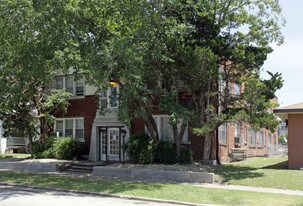 Parr Apartments in Tulsa, OK - Building Photo