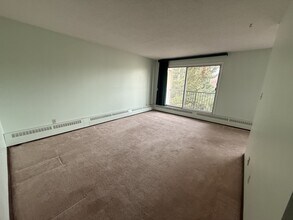 301-911-310 10 St in Cold Lake, AB - Building Photo - Building Photo