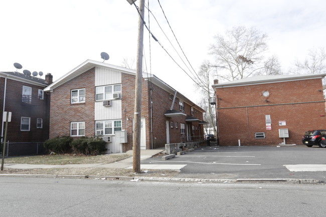 23-25 Smith St in Irvington, NJ - Building Photo - Building Photo