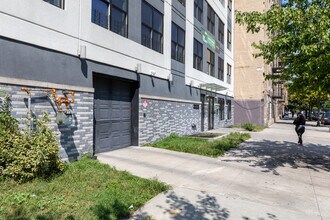 333 Cypress Ave in Bronx, NY - Foto de edificio - Building Photo