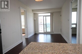 H-60 S Town Centre Blvd in Markham, ON - Building Photo - Building Photo