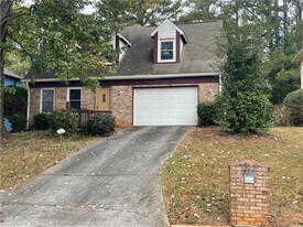 805 Arbor Hill Dr in Stone Mountain, GA - Building Photo