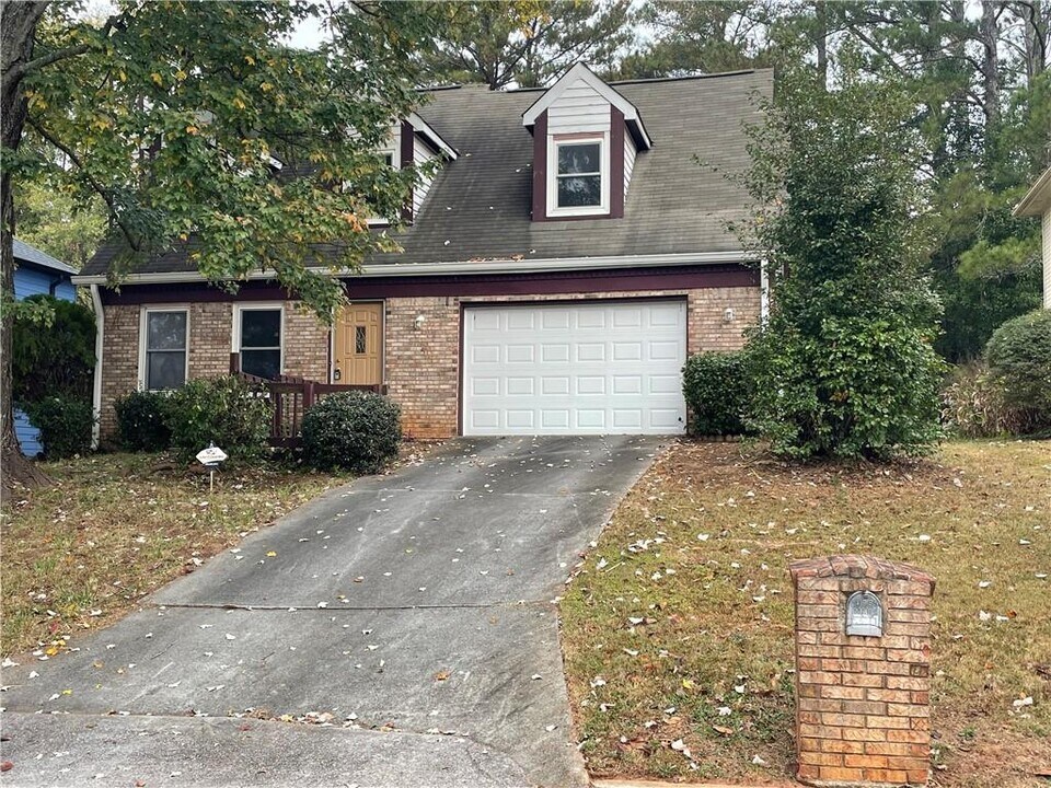 805 Arbor Hill Dr in Stone Mountain, GA - Building Photo