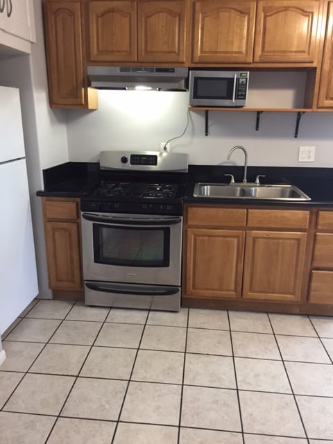 7425 Gloria Ave in Los Angeles, CA - Building Photo - Building Photo