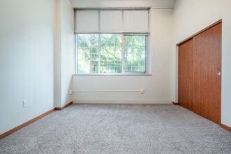 Elementary School Apartments in Schofield, WI - Foto de edificio - Interior Photo