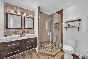 710 NE 141st St in North Miami, FL - Building Photo