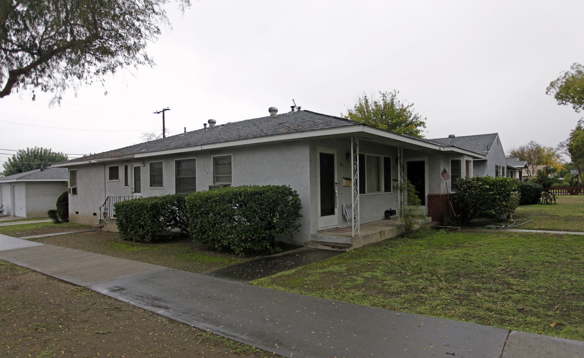 501 W 4th St in Ontario, CA - Foto de edificio