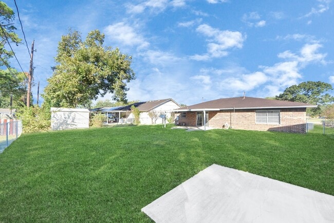 property at 1122 Un Vly Dr