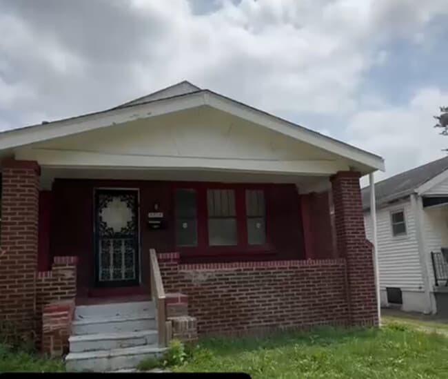property at 4914 Alcott Ave