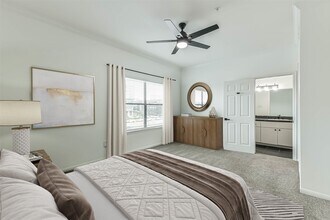 17 Waugh Dr in Houston, TX - Building Photo - Building Photo