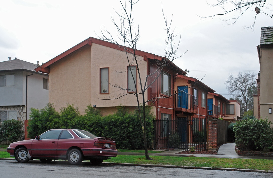 Marbella East Apartments in Sacramento, CA - Building Photo