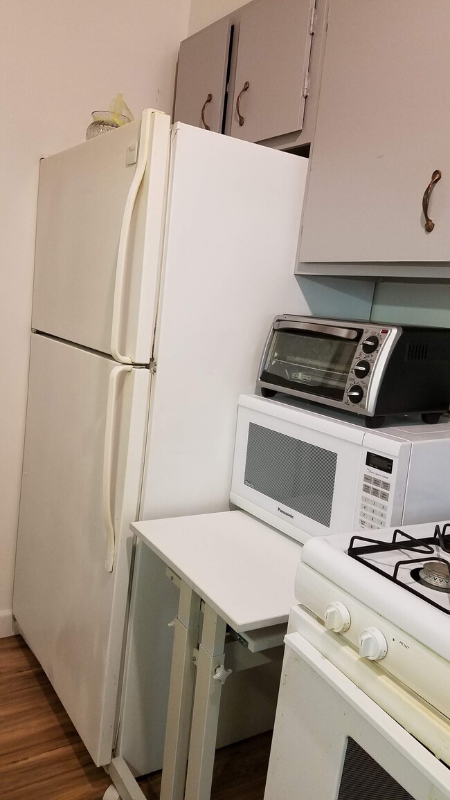 29 Chester Rd in Becket, MA - Foto de edificio - Building Photo