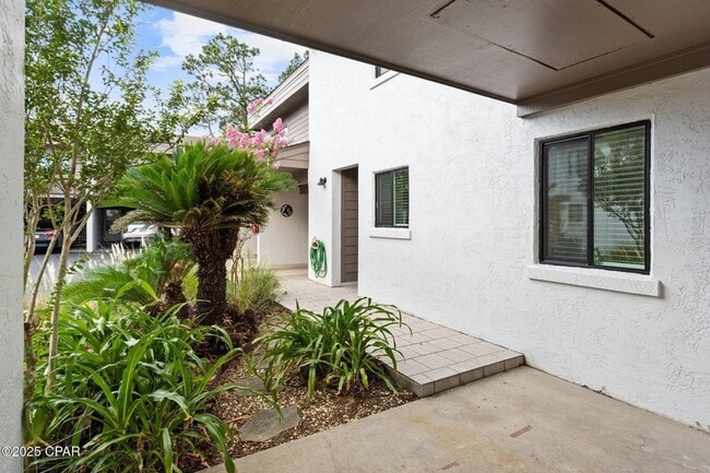 6901 N Lagoon Dr, Unit 1 in Panama City Beach, FL - Building Photo - Building Photo