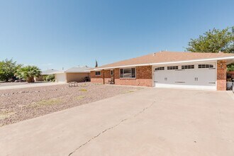Spacious 3 Bedroom Home with Solar Panels and a Pool in Alamogordo, NM - Building Photo - Building Photo