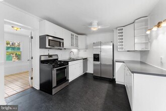 10628 S Dunmoor Dr in Silver Spring, MD - Building Photo - Building Photo