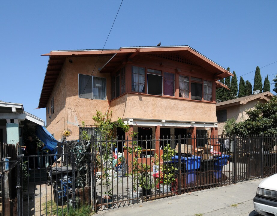 173 Douglas St in Los Angeles, CA - Foto de edificio