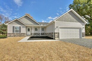 1059 Waynoka Dr in Sardinia, OH - Building Photo