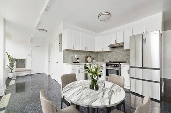 64 Delancey St in New York, NY - Building Photo - Building Photo