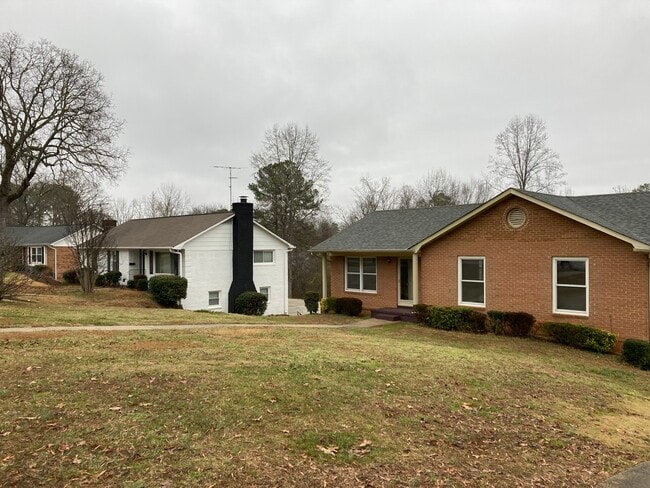 5200 Peppercorn St in Durham, NC - Building Photo - Building Photo