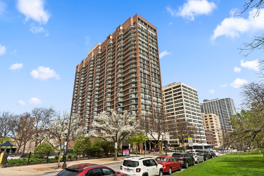 4170 N Marine Dr, Unit 6L in Chicago, IL - Building Photo