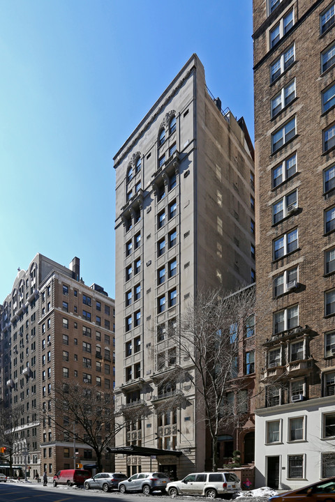 601 West End Ave in New York, NY - Building Photo