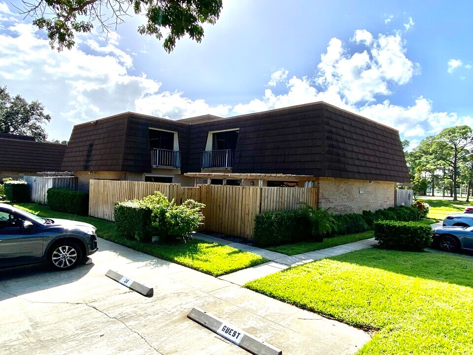 1116 11th Ln, Unit Garden lakes in Palm Beach Gardens, FL - Building Photo